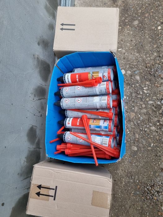 Vând rezina si soluție pvc