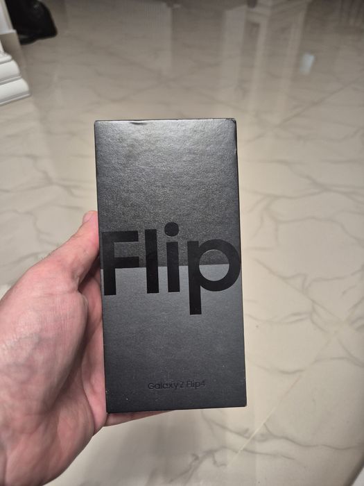 Samsung Galaxy Flip Z4