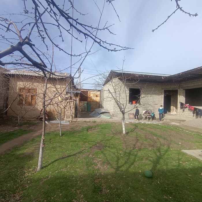 Uy sotiladi chirchikda boshiga 50% berib qoganini 1 yilga bulib tulash