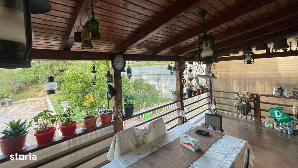 Casa 7 camere, teren 590 mp in Calnic