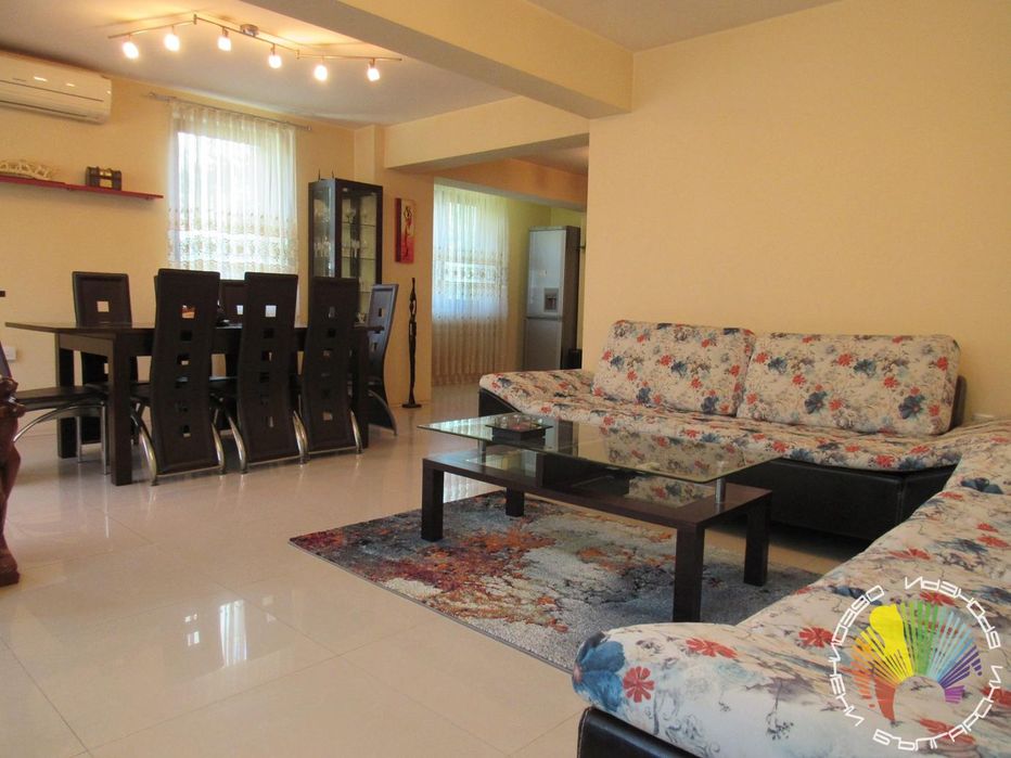 Дава се под наем Тристаен апартамент в Бургас, Лазур - 118 кв.м за 612 € - Снимка #1