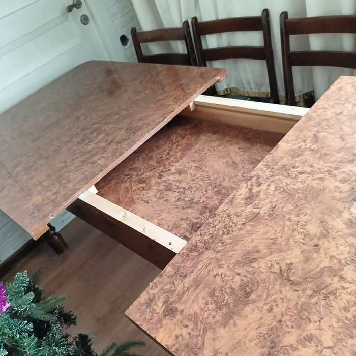 Стол для гостиной