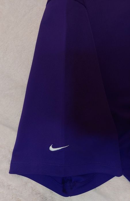 Tricou nike dri-fit polo de golf.