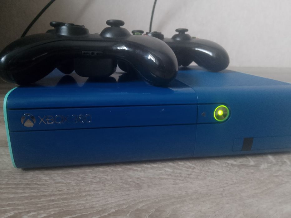 Продам в Хорошем XBOX 360