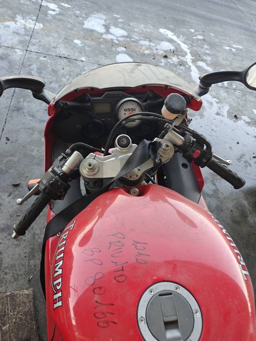 Триумф дайтона (Triumph Street Triple 660i-955i,Daytona 955i,Boneville 900T) на части