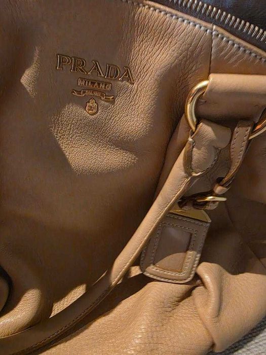 Vând geantă Prada originală