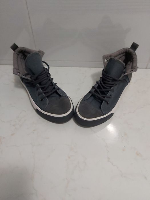 Teniși inalti, mărimea 40