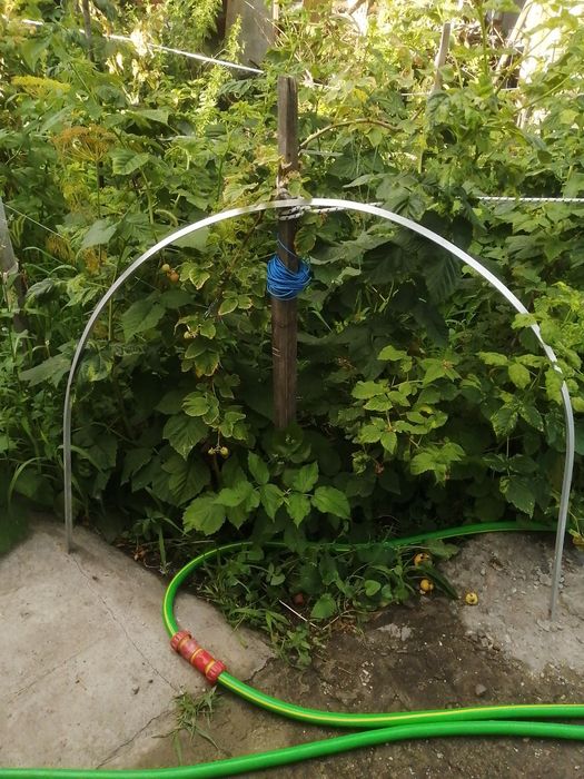 Продам   уголок аллюминиевый.дуги для парника ,