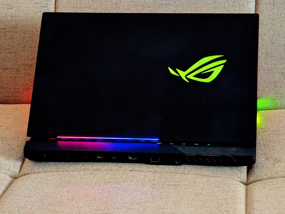 [Asus ROG Strix SCAR] RYZEN 9, RTX 3080, 32Gb, 300Hz