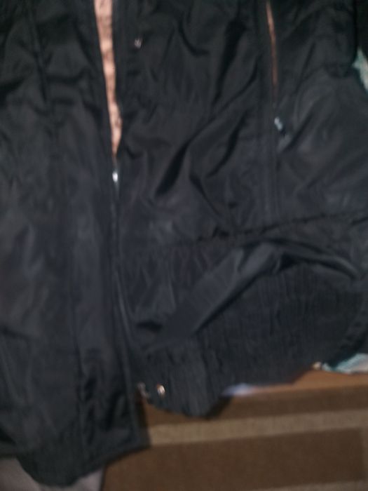 Куртка женская чёрная до бедра приталенные!
