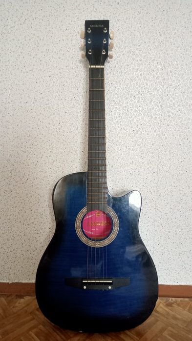 Продам или обменяю гитару SAKURA