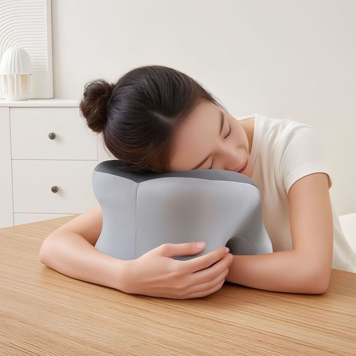 Офисная подушка для сна "PowerNap"