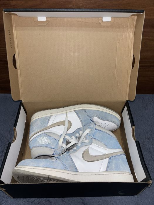 Jordan 1 Hyper Royale + Crease Shields