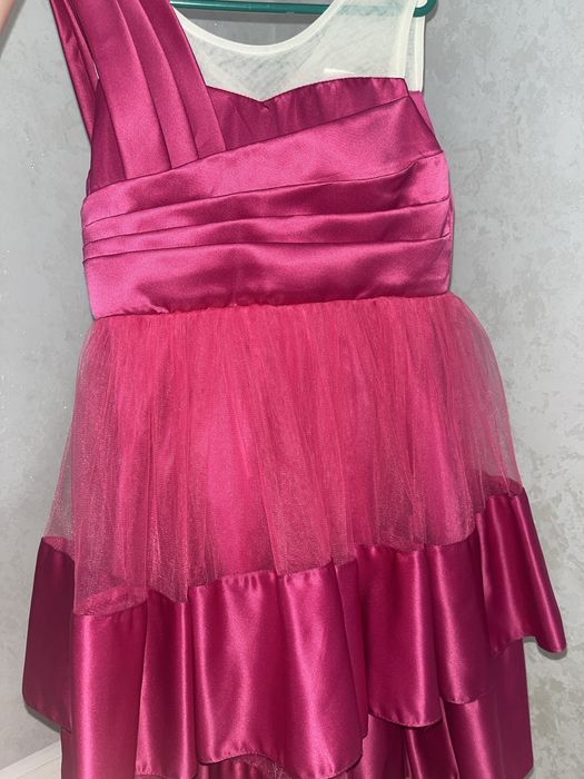 Красивое розовое платье