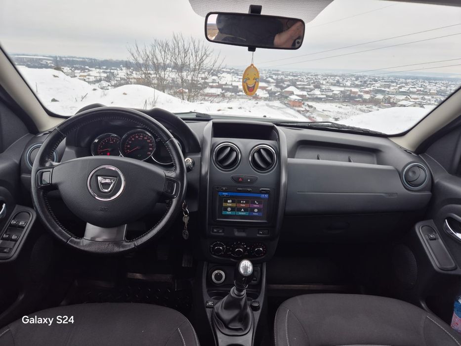 Vând Dacia Duster