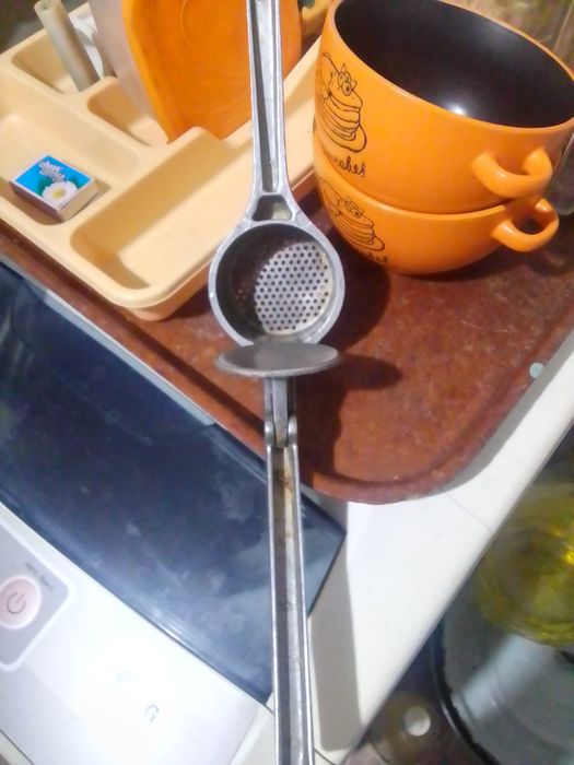 Чеснокодавилка советского производства