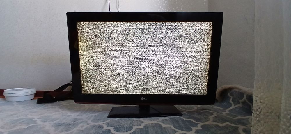 Продам рабочи телевизор LG
