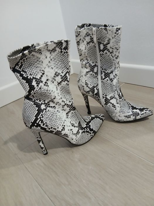 Cizmulițe  nefolosite  nr 37