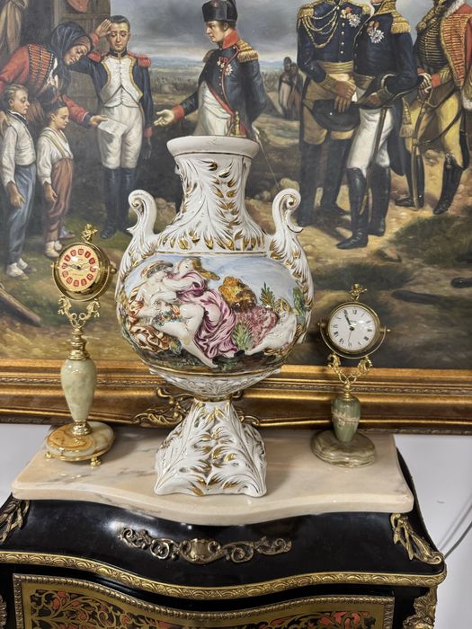 Vaza din portelan capodimonte