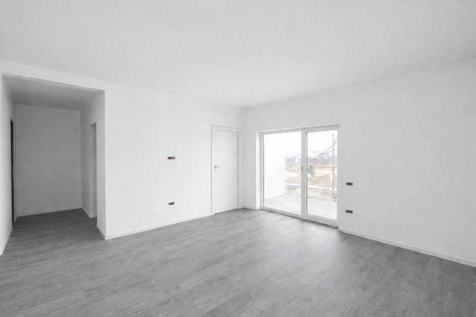 Proprietar vând apartament cu 2 camere, etajul 1, lângă Timișoara