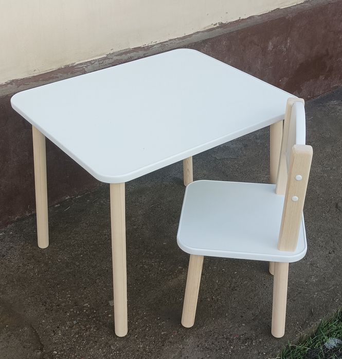 Скидки на Детские столы и стулья.