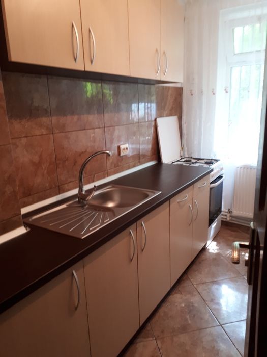Inchiriez apartament