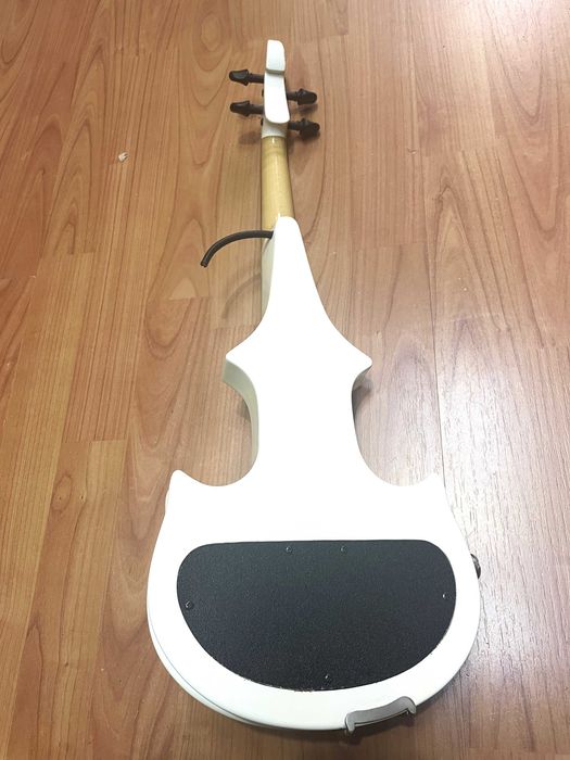 Vioara Zeta  pe 4 corzi/chei originala