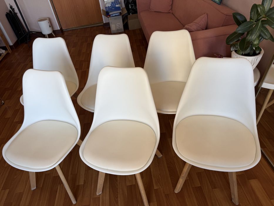 Продам комплект из 6 стульев