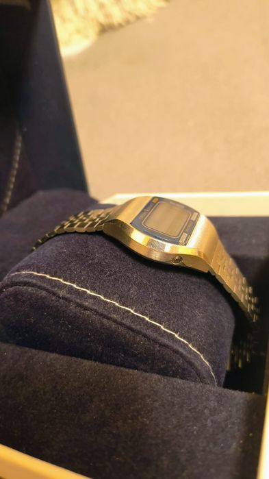 Citizen Quartz Crystron