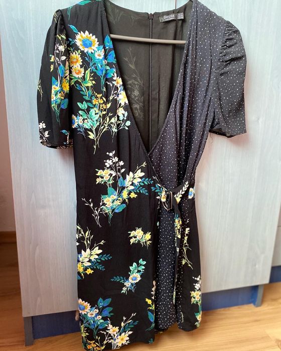Salopeta florala, Bershka, marimea M(potrivita si pentru S)