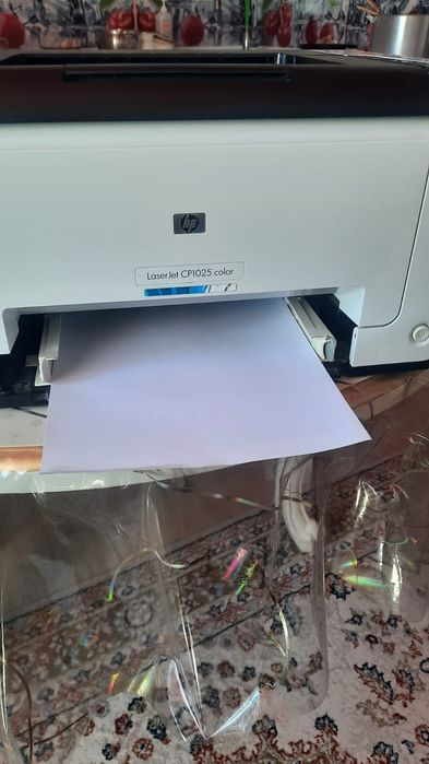 Продам принтер HP LaserJet CP1025 color: цветной