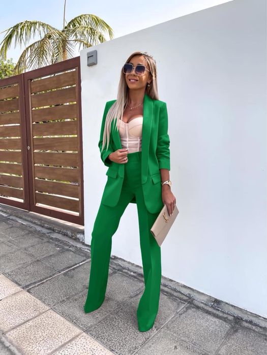 Комплект от две части