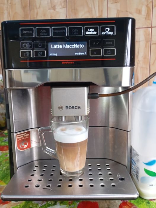 Vând expresor cafea Bosch vero Aroma 700