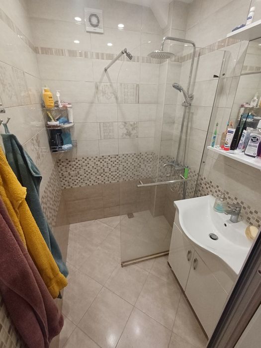 Стационарен параван за баня