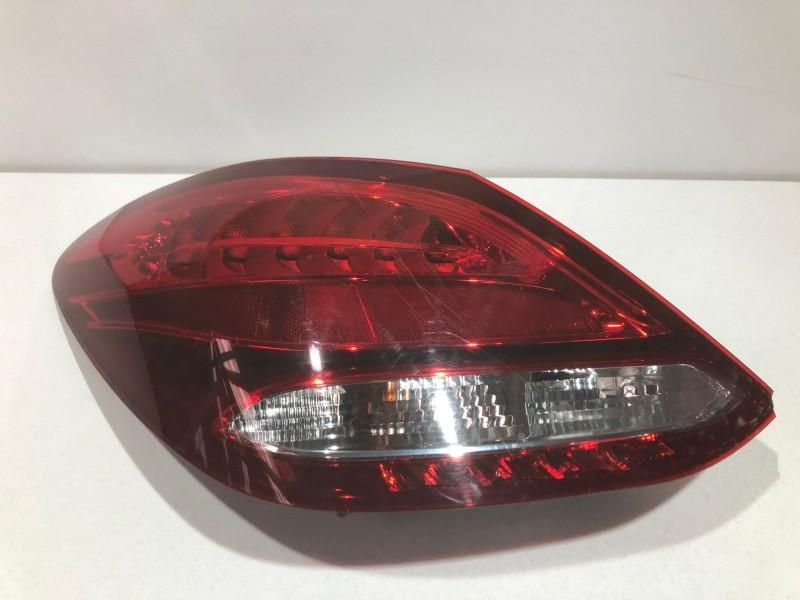 Stop stanga aripa Mercedes C-Class W205 a2059061157 Berlina