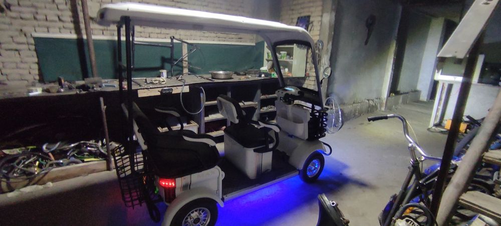 Elektron mobil sotiladi