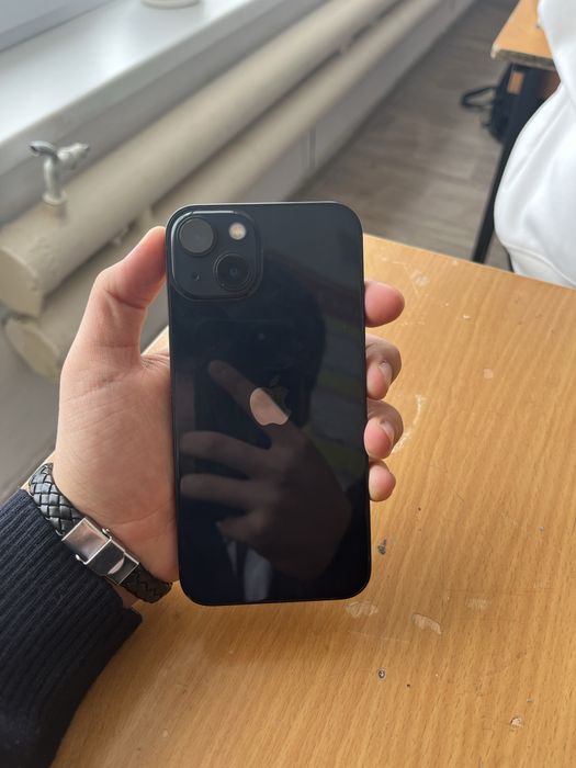 Продам Iphone 13