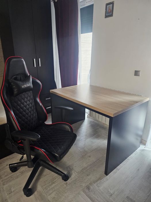 Scaun gaming si birou