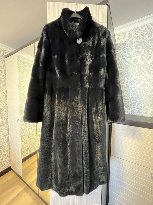 Продам норковую шубу