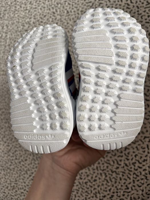 Adidasi bebelusi Adidas