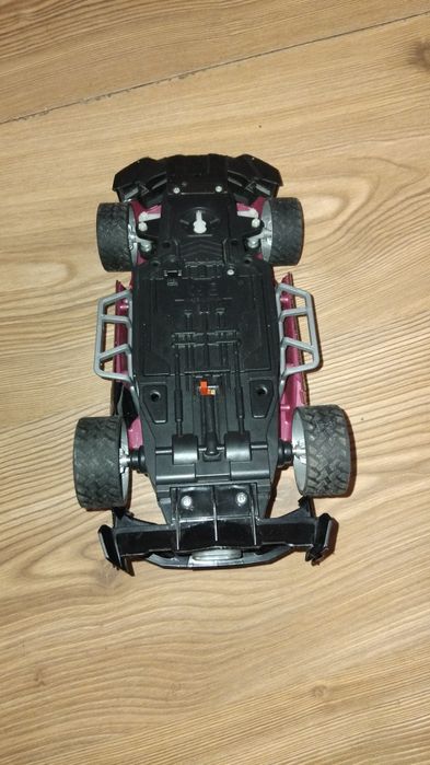 Vand masina cu telecomanda !