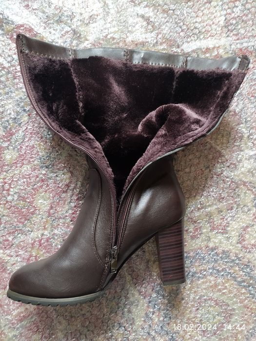 Сапоги зимние из эко кожи.