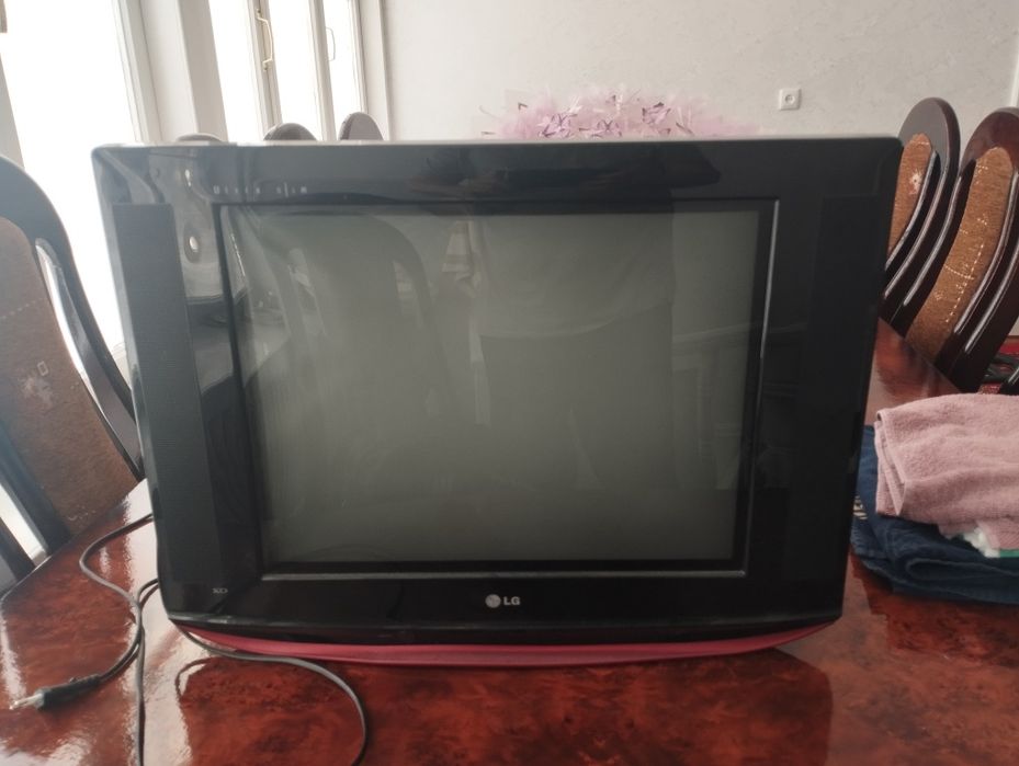 Проадется телевизор LG  рабочий