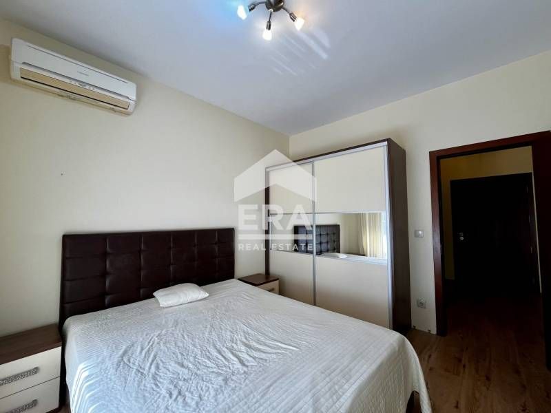 Двустаен, обзаведен, югоизточен апартамент за продажба, с морска панор