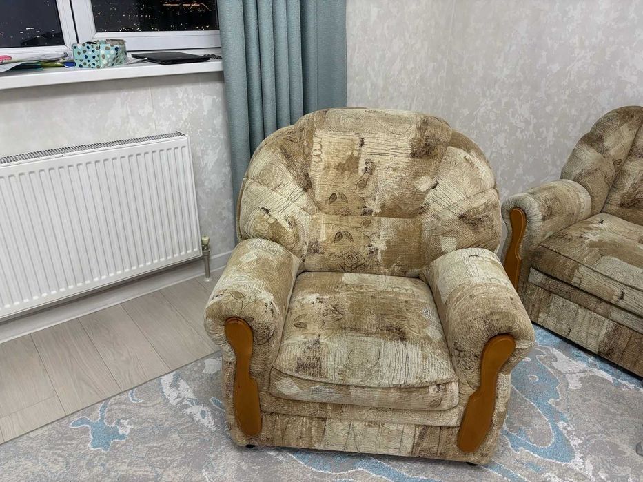 Диван с креслом в отличном состоянии