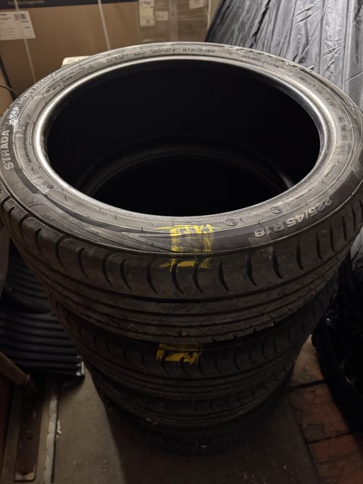 Продам резину на 18