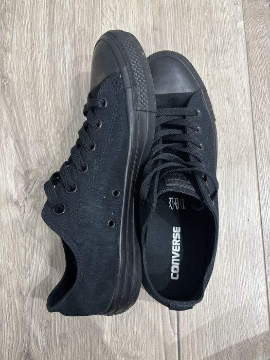 Tenesi Converse ca noi