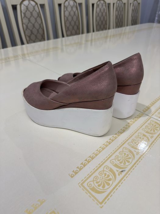 Женские туфли 37 размер