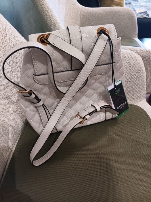 Раница Guess нова