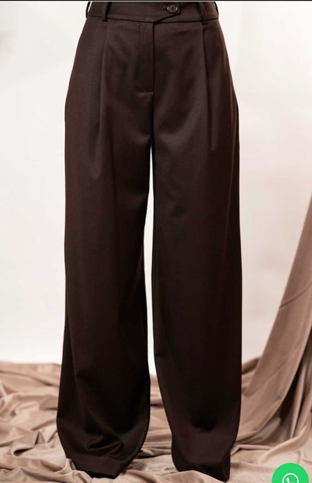 Vand pantaloni palazzo si corset cu detalii argintii!